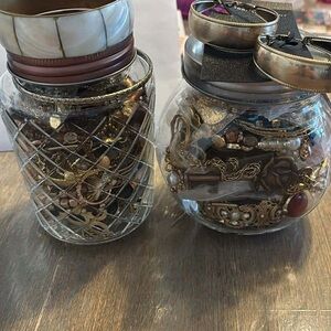 Gold jewelry Jar for Desi